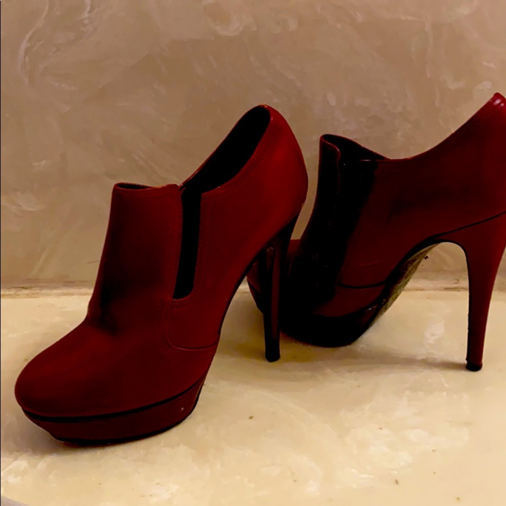 Women Rock & Republic heels